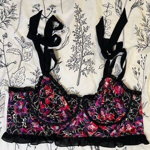 Torrid 3x Floral Black and Pink Floral Bra